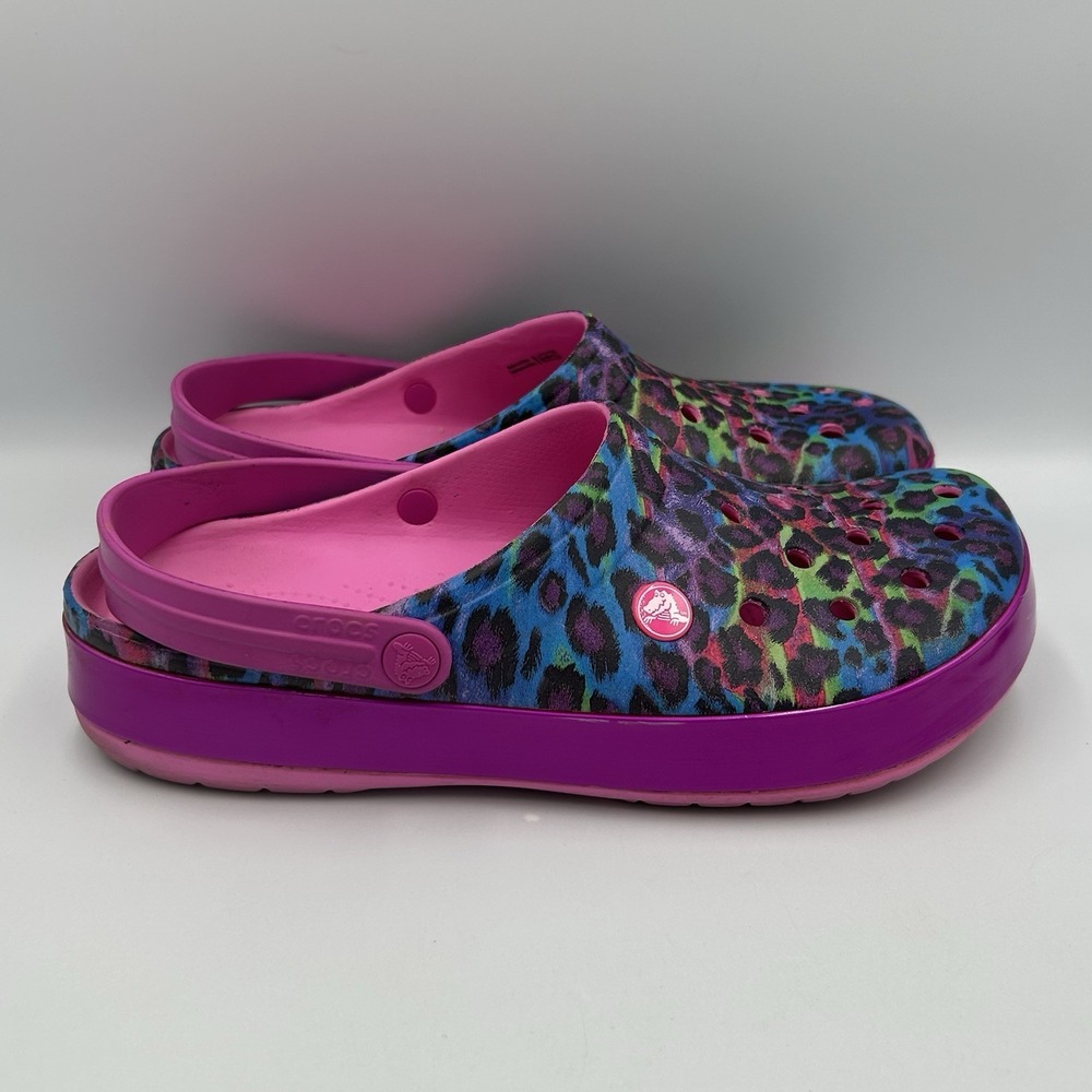 Crocs Classic Colorful Leopard Print Clogs Women's 11 Slip-On Shoes Men's 9 - Picture 2 of 10